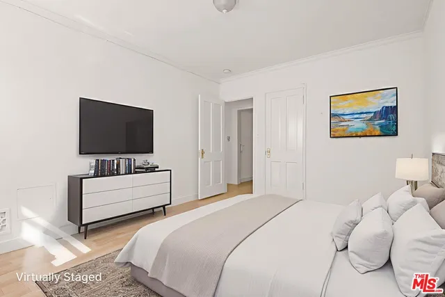 $2,400 | 186 North Clark Drive, Beverly Hills, CA 90211