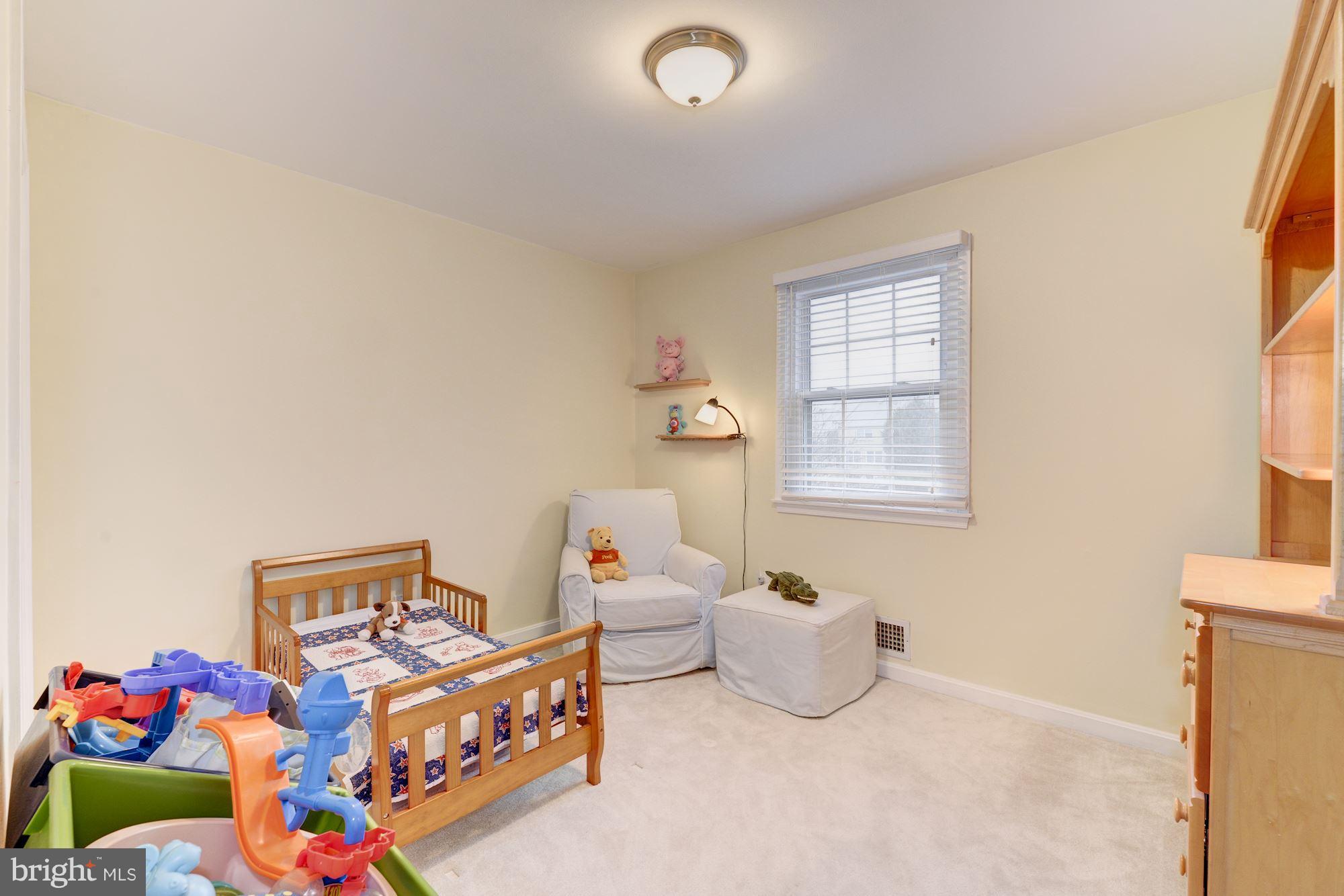 3881 Chain Bridge Road Fairfax, VA 22030 - Photo 16 of 23 Bedroom