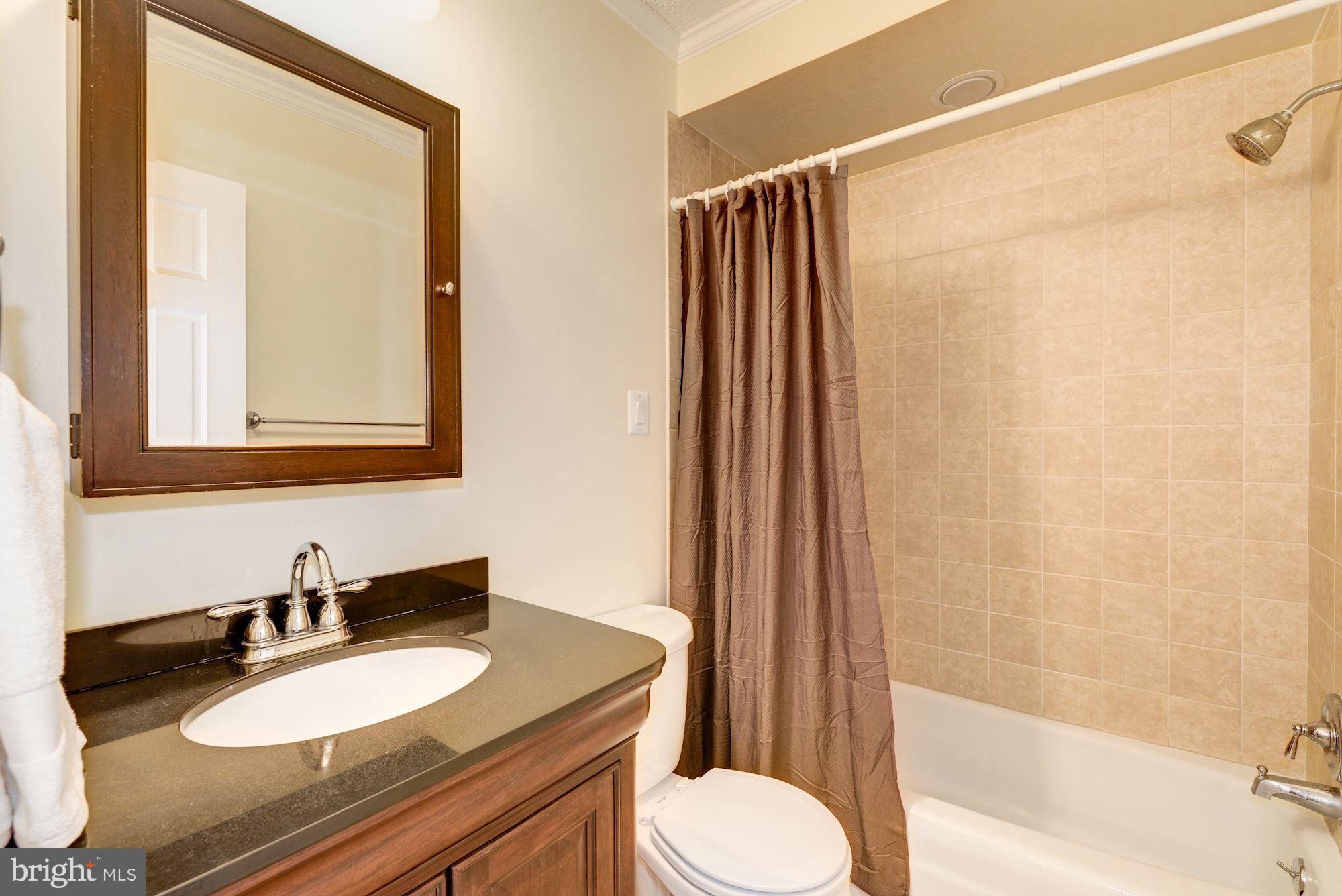 3881 Chain Bridge Road Fairfax, VA 22030 - Photo 17 of 23 Bath