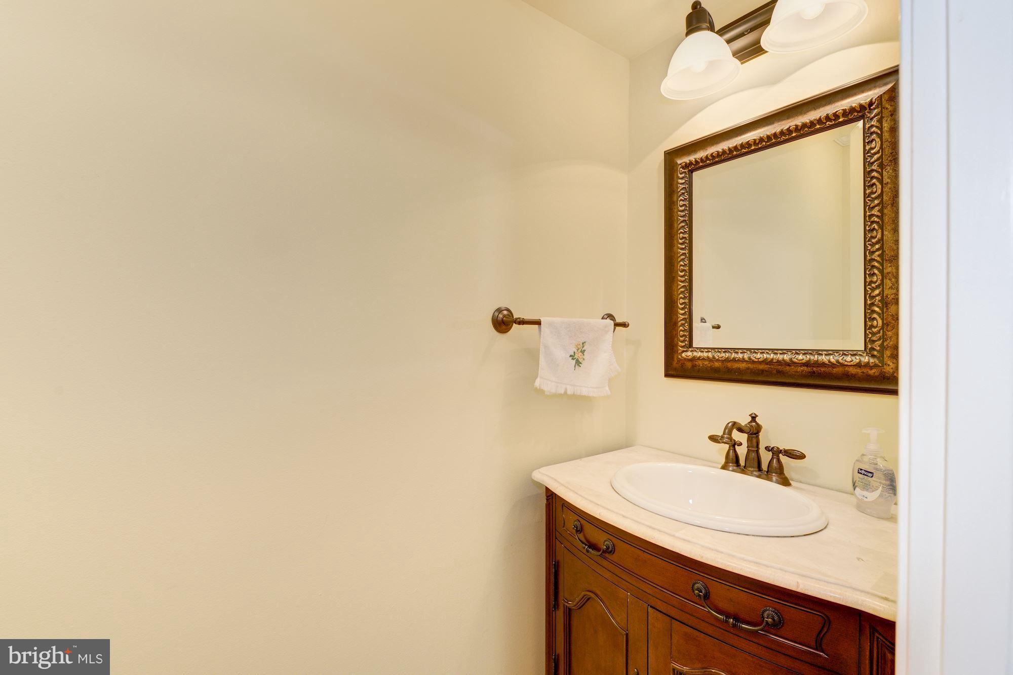 3881 Chain Bridge Road Fairfax, VA 22030 - Photo 23 of 23 Bath