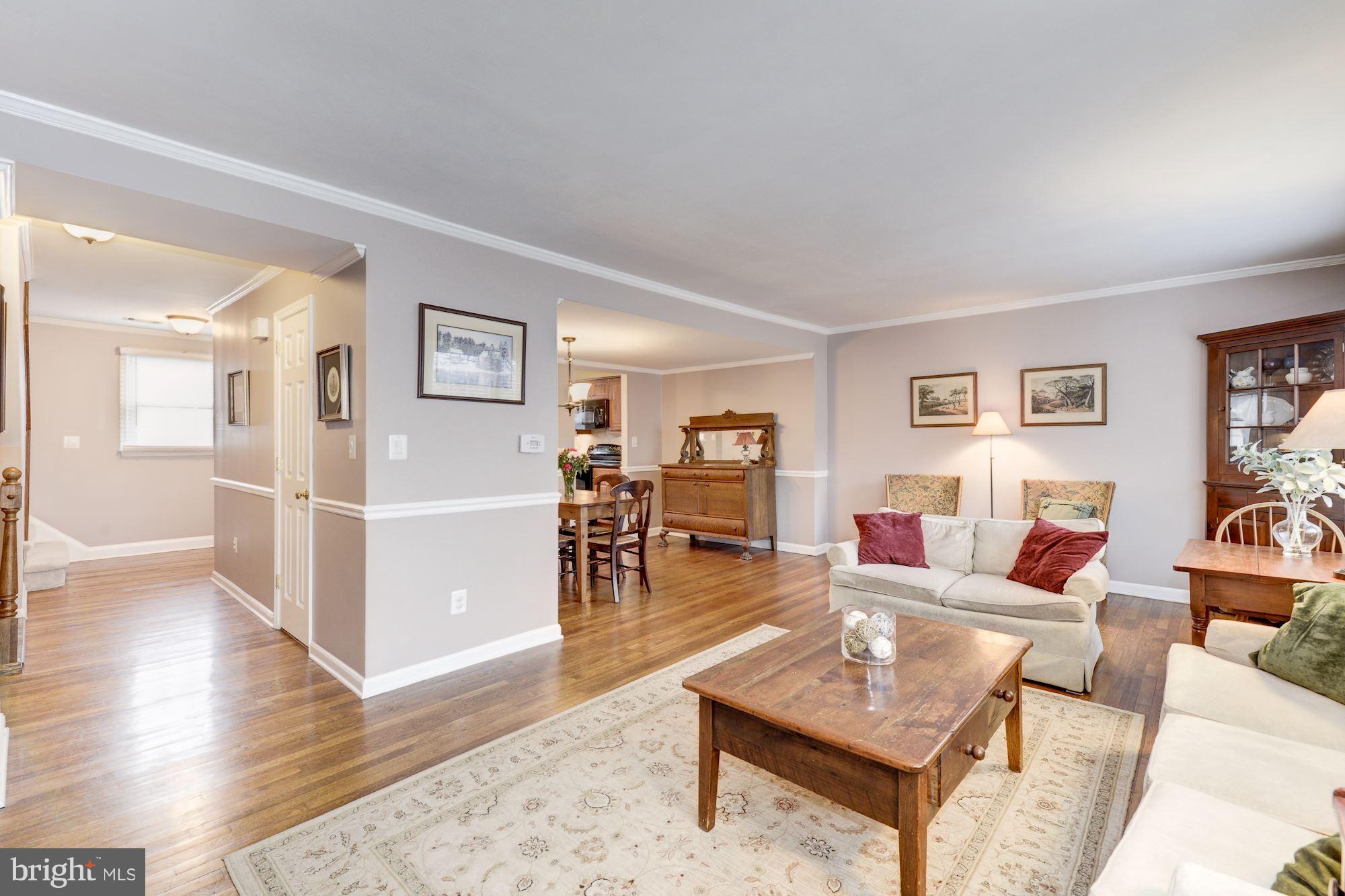 3881 Chain Bridge Road Fairfax, VA 22030 - Photo 9 of 23 Living Room