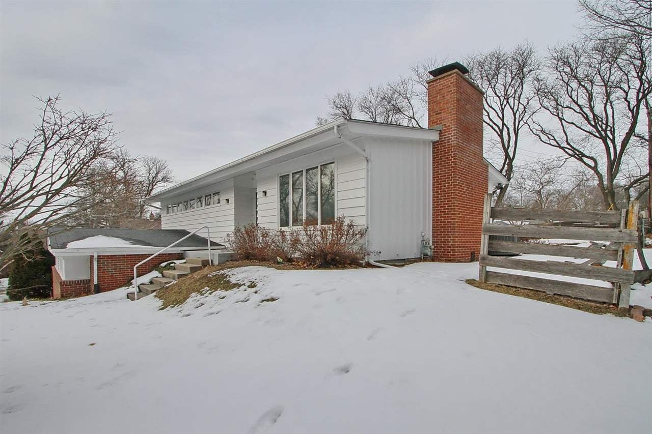 2006 Glendale Road Iowa City, IA 52245 - Photo 3 of 35 Gallery Image 3