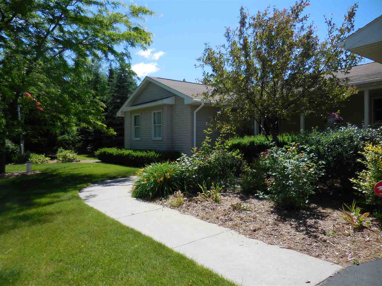 7660 Crisp Road Williamsburg, MI 49690 - Photo 1 of 39 1829045.JPG