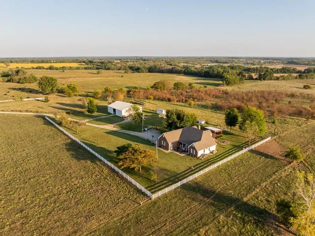 $515,000 | 800 Northwest 950 Road, Blairstown, MO 64726