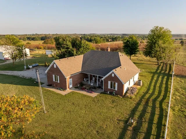 $515,000 | 800 Northwest 950 Road, Blairstown, MO 64726