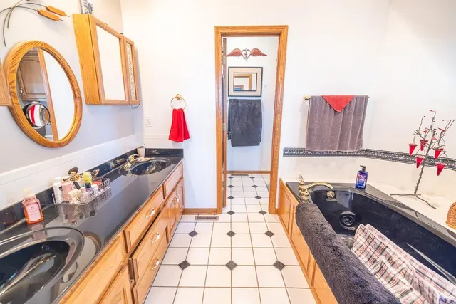 $515,000 | 800 Northwest 950 Road, Blairstown, MO 64726