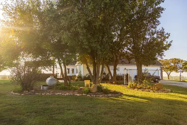 $515,000 | 800 Northwest 950 Road, Blairstown, MO 64726