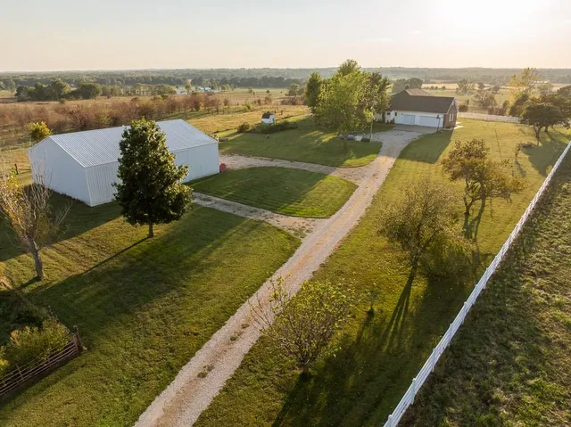 $515,000 | 800 Northwest 950 Road, Blairstown, MO 64726