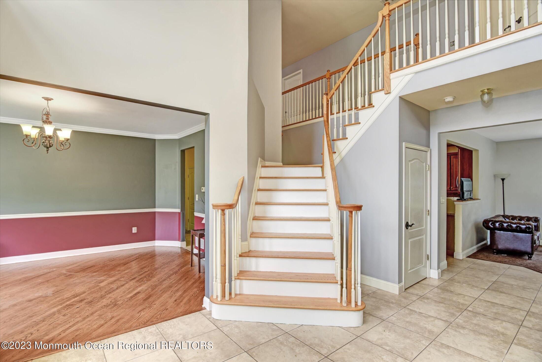 514 Cobain Road Jackson, NJ 08527 - Photo 6 of 30 05-Foyer