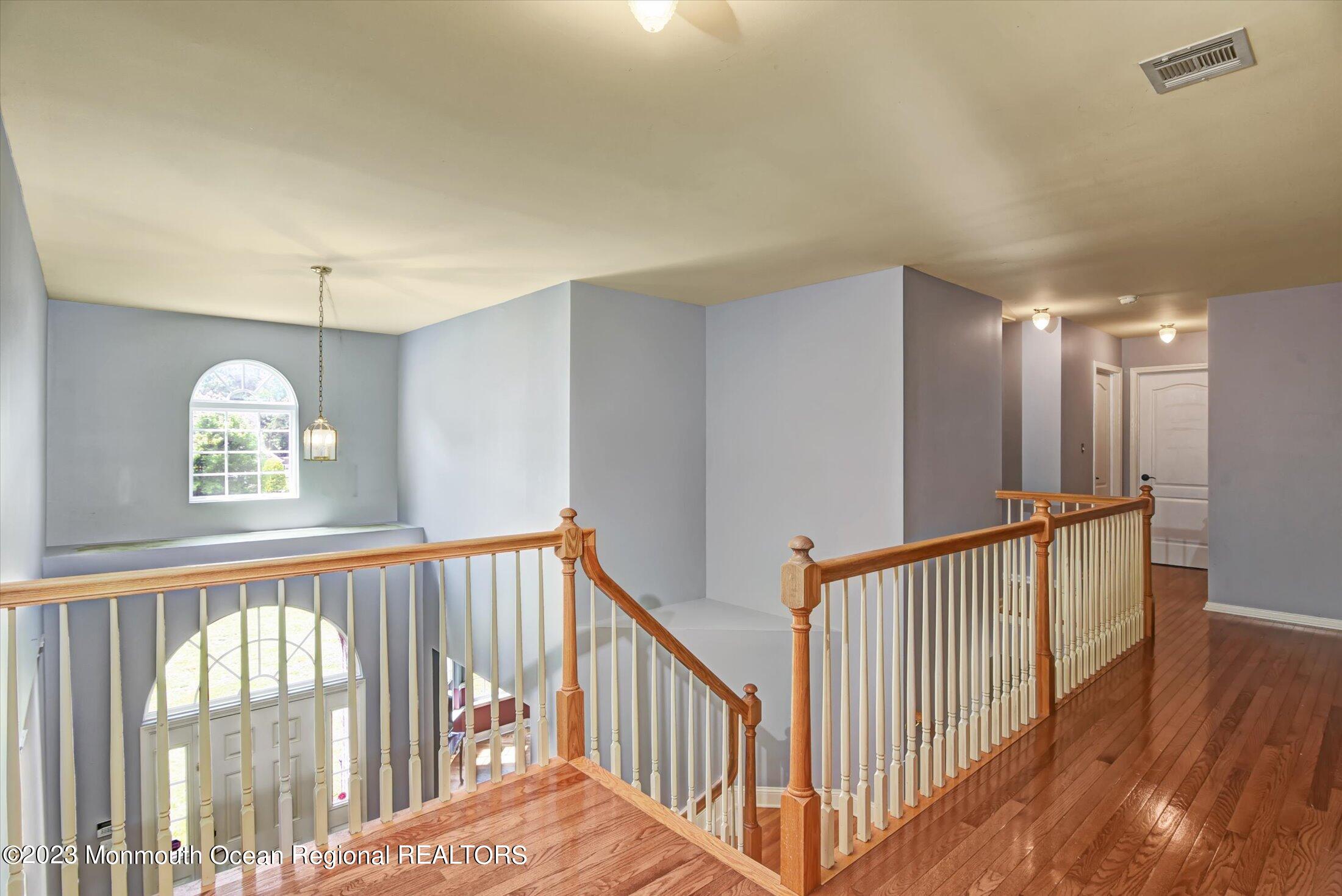 514 Cobain Road Jackson, NJ 08527 - Photo 7 of 30 07-Hallway