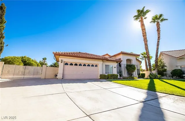 $5,995 | 1400 Castle Crest Drive, Las Vegas, NV 89117