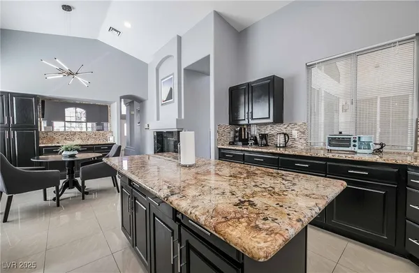$5,995 | 1400 Castle Crest Drive, Las Vegas, NV 89117