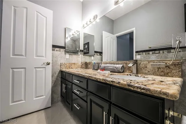 $5,995 | 1400 Castle Crest Drive, Las Vegas, NV 89117