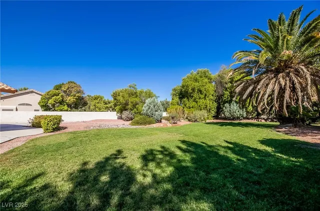 $5,995 | 1400 Castle Crest Drive, Las Vegas, NV 89117