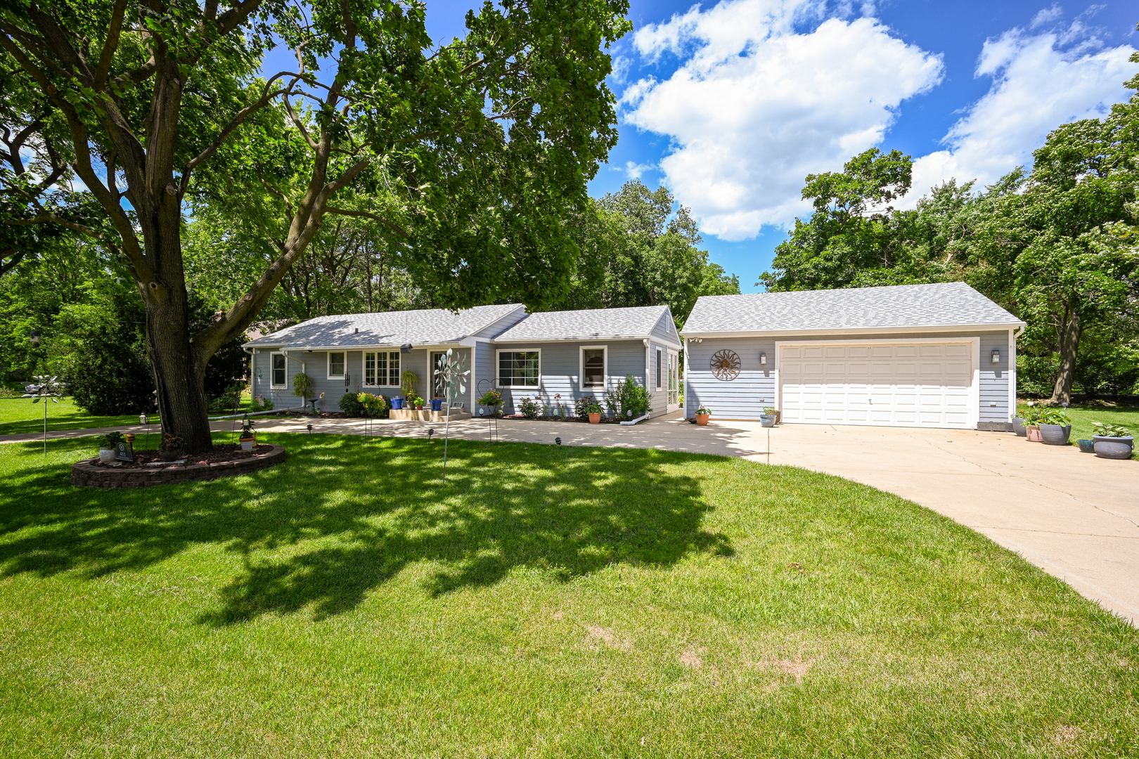 411 Carlisle Road Batavia, IL 60510 - Photo 3 of 28