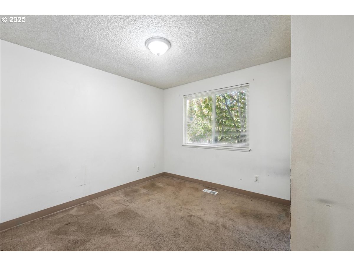 18495 Southwest Springfield Street Beaverton, OR 97078 - Photo 16 of 22 Gallery Image 16