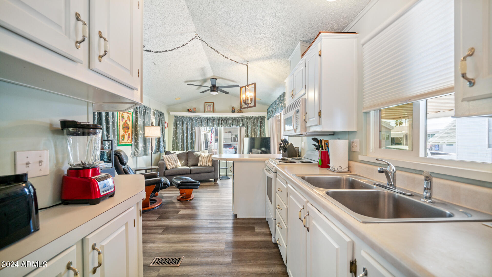 690 Felspar Drive Apache Junction, AZ 85119 - Photo 17 of 60 3710 S Goldfield Rd Lot 690 - 17