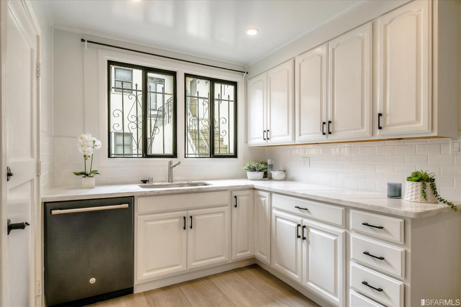 1366 17th Avenue, Unit A San Francisco, CA 94122 - Photo 8 of 28