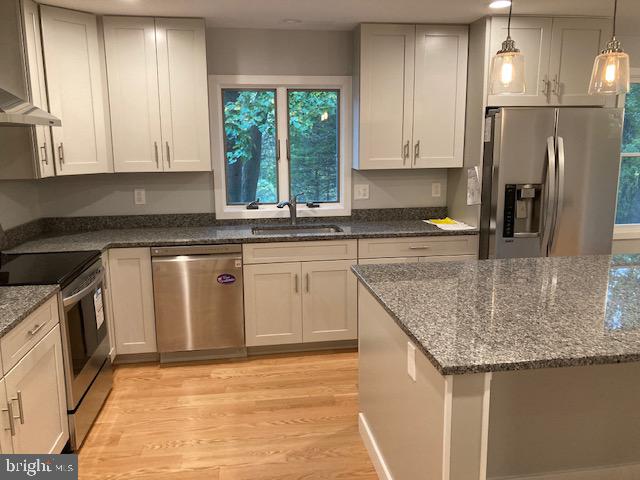 Brand New Kitchen with Granite Counter Tops