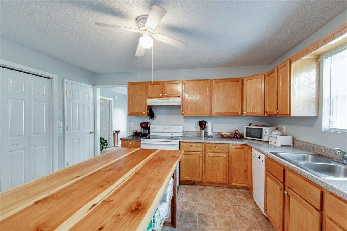 1142 Ben Hill Road Dalton, GA 30721 - Photo 11 of 31 11-1142 Ben Hill Rd-11