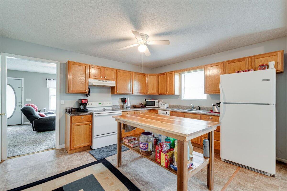 1142 Ben Hill Road Dalton, GA 30721 - Photo 8 of 31 08-1142 Ben Hill Rd-8