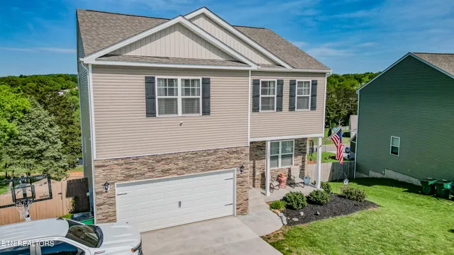 $389,900 | 1683 Pebblestone Court, Morristown, TN 37814