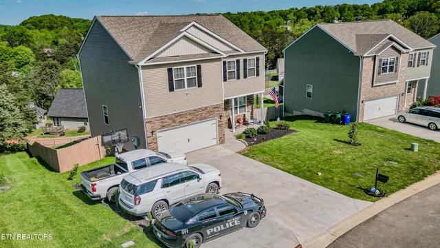 $389,900 | 1683 Pebblestone Court, Morristown, TN 37814