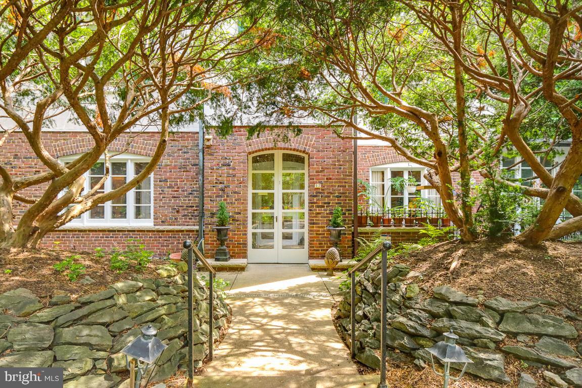 17 Midvale Road Baltimore, MD 21210 - Photo 3 of 58