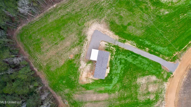 $194,900 | 2033 Ceasar Trail, Summit, MS 39666