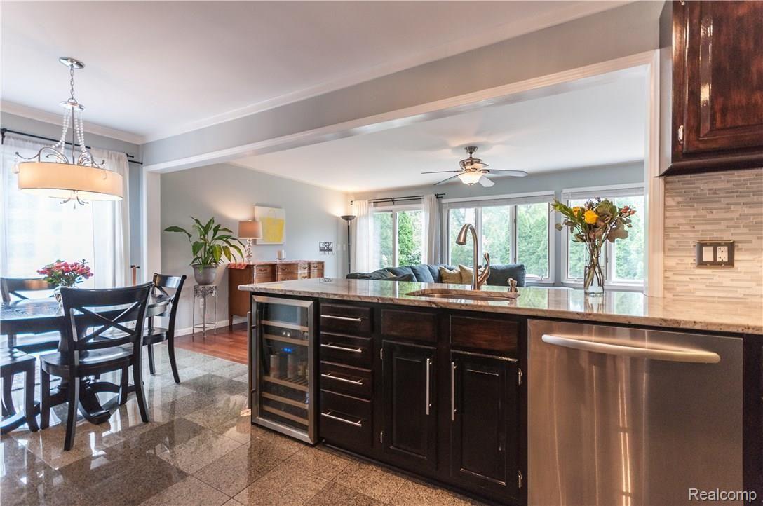 1107 Hackberry Circle Rochester, MI 48309 - Photo 9 of 30 Hackberry-18.jpg