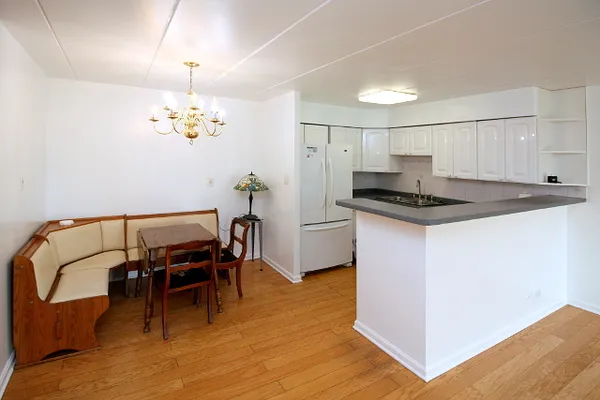 $215,000 | 16 East Old Willow Road, Unit 405S, Prospect Heights, IL 60070