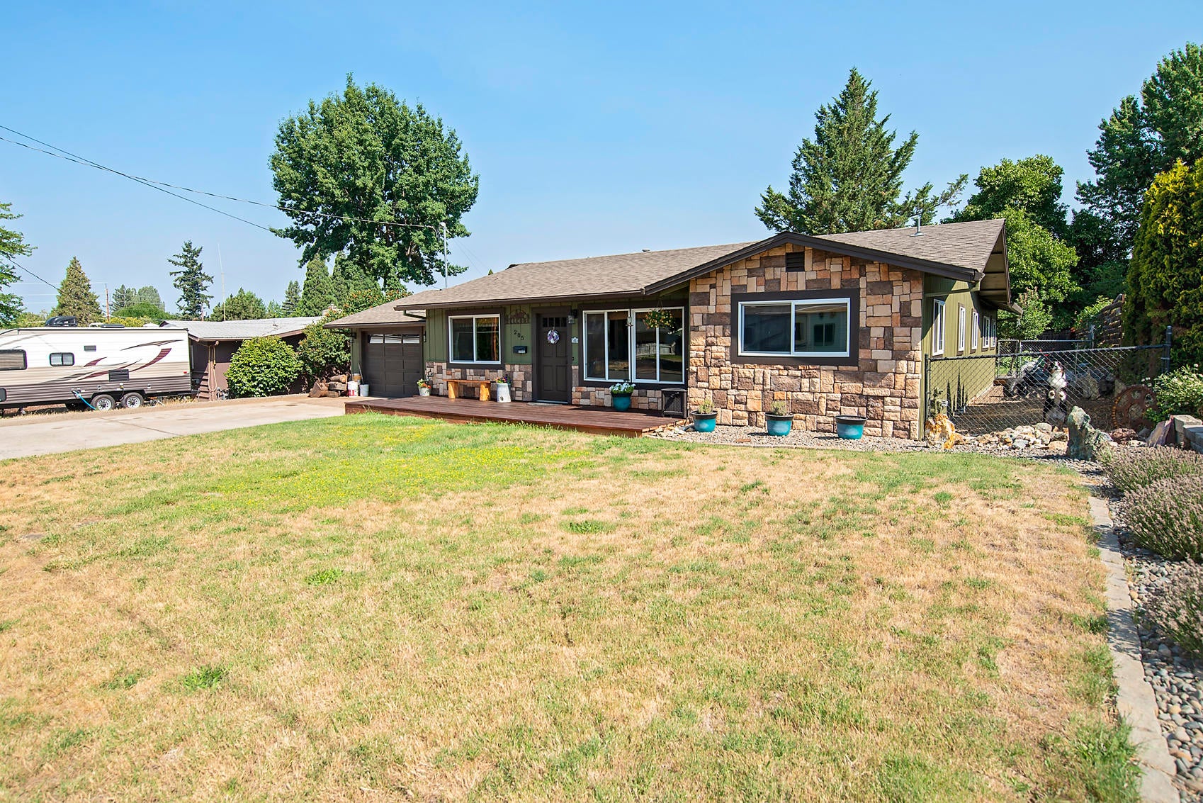 205 Kings Way Central Point, OR 97502 - Photo 3 of 30 Kings Way_030 copy
