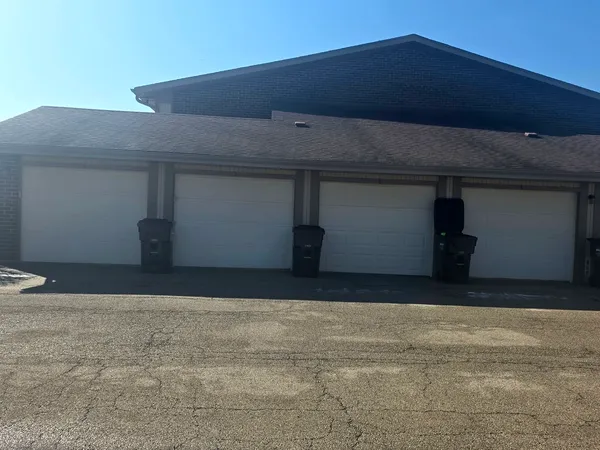 $222,500 | 703 Garden Circle, Unit 3, Streamwood, IL 60107