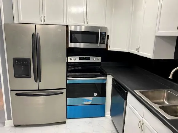 $222,500 | 703 Garden Circle, Unit 3, Streamwood, IL 60107