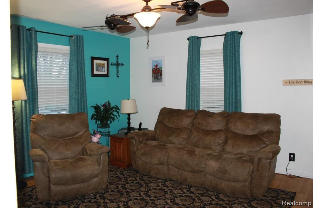 15439 Dayton Road Monroe, MI 48161 - Photo 7 of 20 IMG_0606.jpg