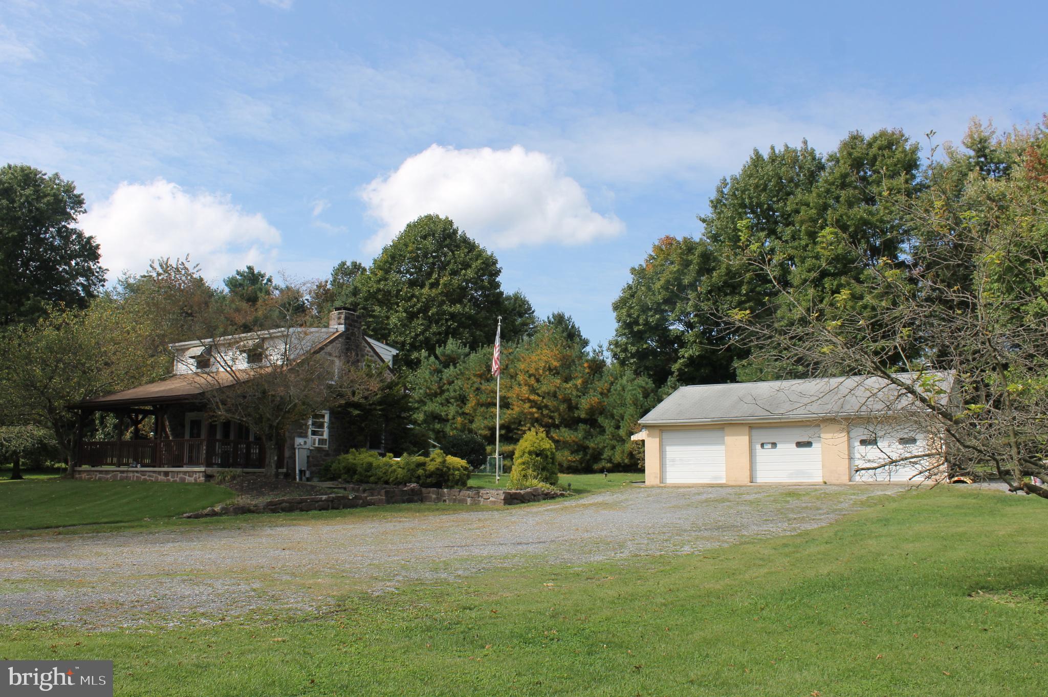 1443 Cedar Top Road Reading, PA 19607 - Photo 2 of 30