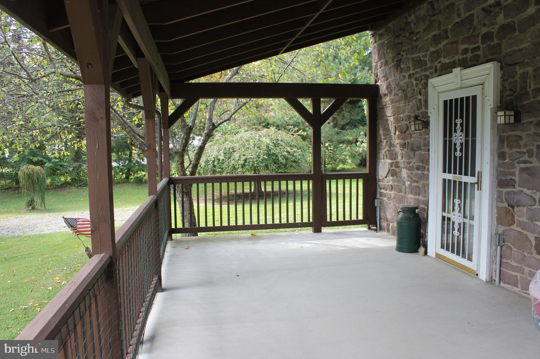 1443 Cedar Top Road Reading, PA 19607 - Photo 4 of 30