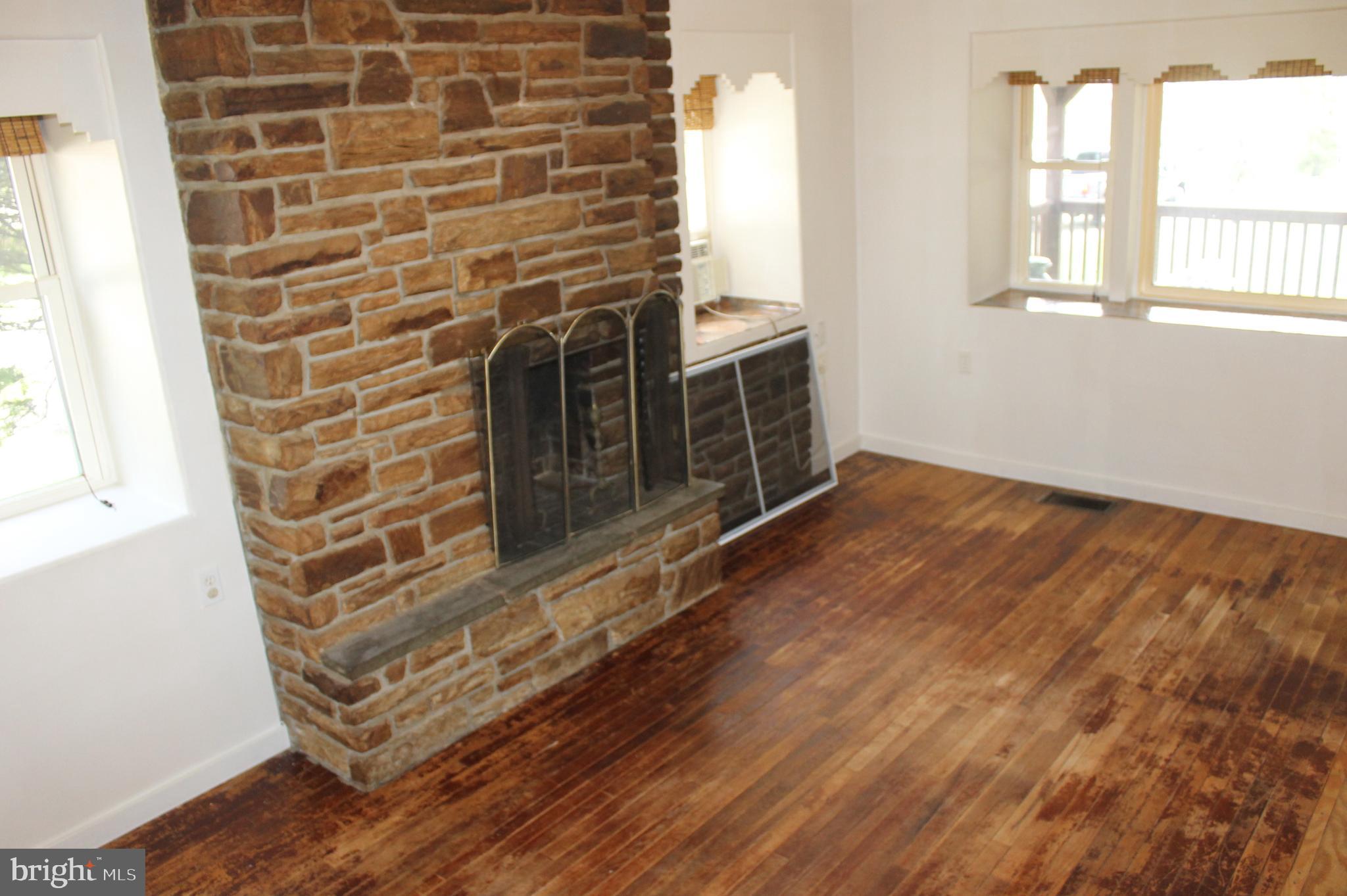 1443 Cedar Top Road Reading, PA 19607 - Photo 9 of 30