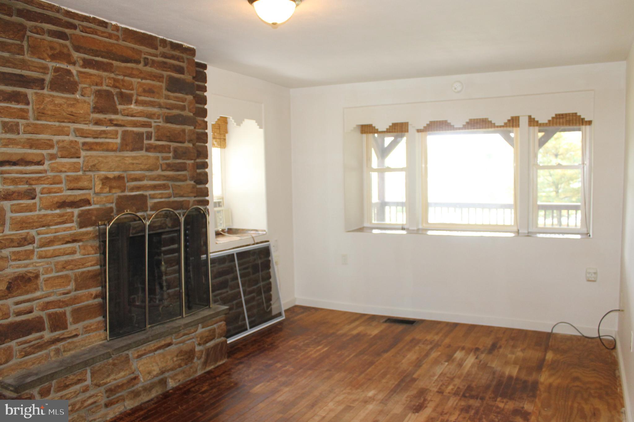 1443 Cedar Top Road Reading, PA 19607 - Photo 10 of 30