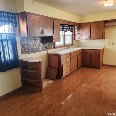 $110,000 | 720 Birchwood Avenue, Flora, IL 62839