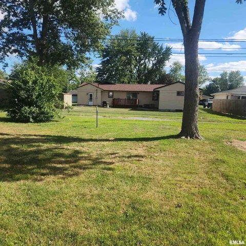 $110,000 | 720 Birchwood Avenue, Flora, IL 62839