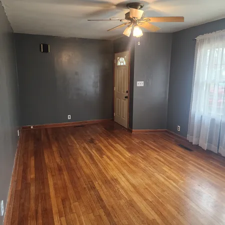 $105,000 | 720 Birchwood Avenue, Flora, IL 62839