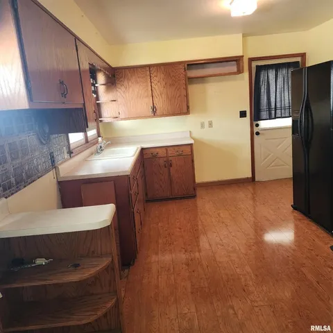 $110,000 | 720 Birchwood Avenue, Flora, IL 62839