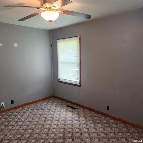 $110,000 | 720 Birchwood Avenue, Flora, IL 62839