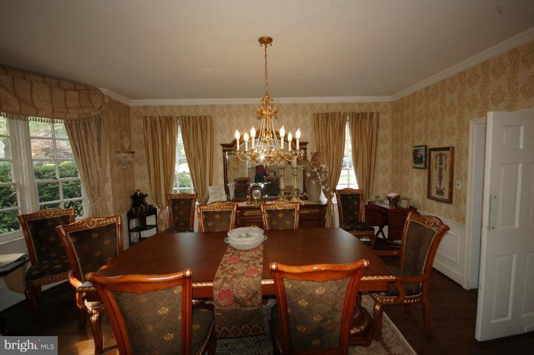 3411 Fallstaff Road Baltimore, MD 21215 - Photo 8 of 27 Dining Room