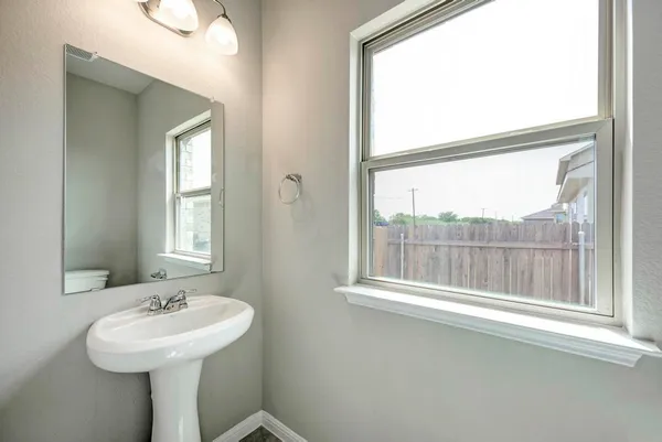 $2,195 | 12441 Woodcock Way, Manor, TX 78653