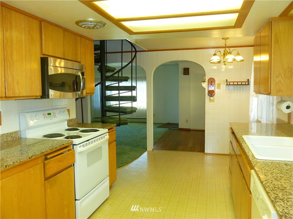 408 Whitworth Avenue South Renton, WA 98057 - Photo 9 of 22 Gallery Image 9
