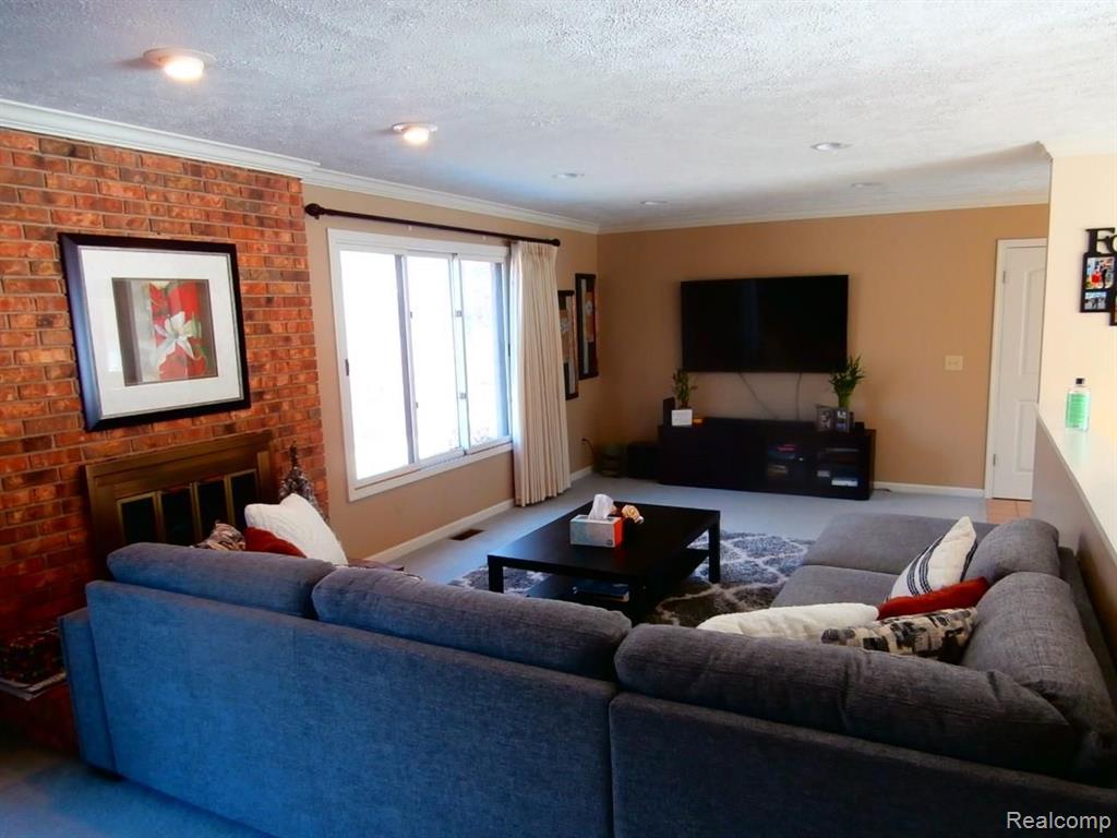 37642 Eight Mile Road Farmington Hills, MI 48167 - Photo 8 of 25