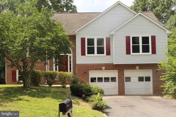 $2,850 | 5908 Danielle Drive, Fredericksburg, VA 22407