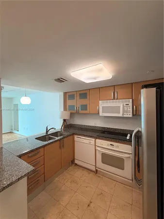 $2,850 | 2101 Brickell Avenue, Unit 502, Miami, FL 33129